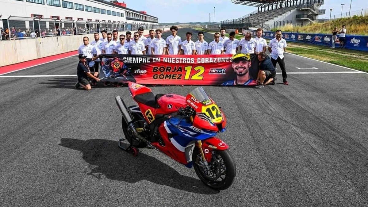 Il toccante tributo del paddock dell'ESBK per Borja Gomez