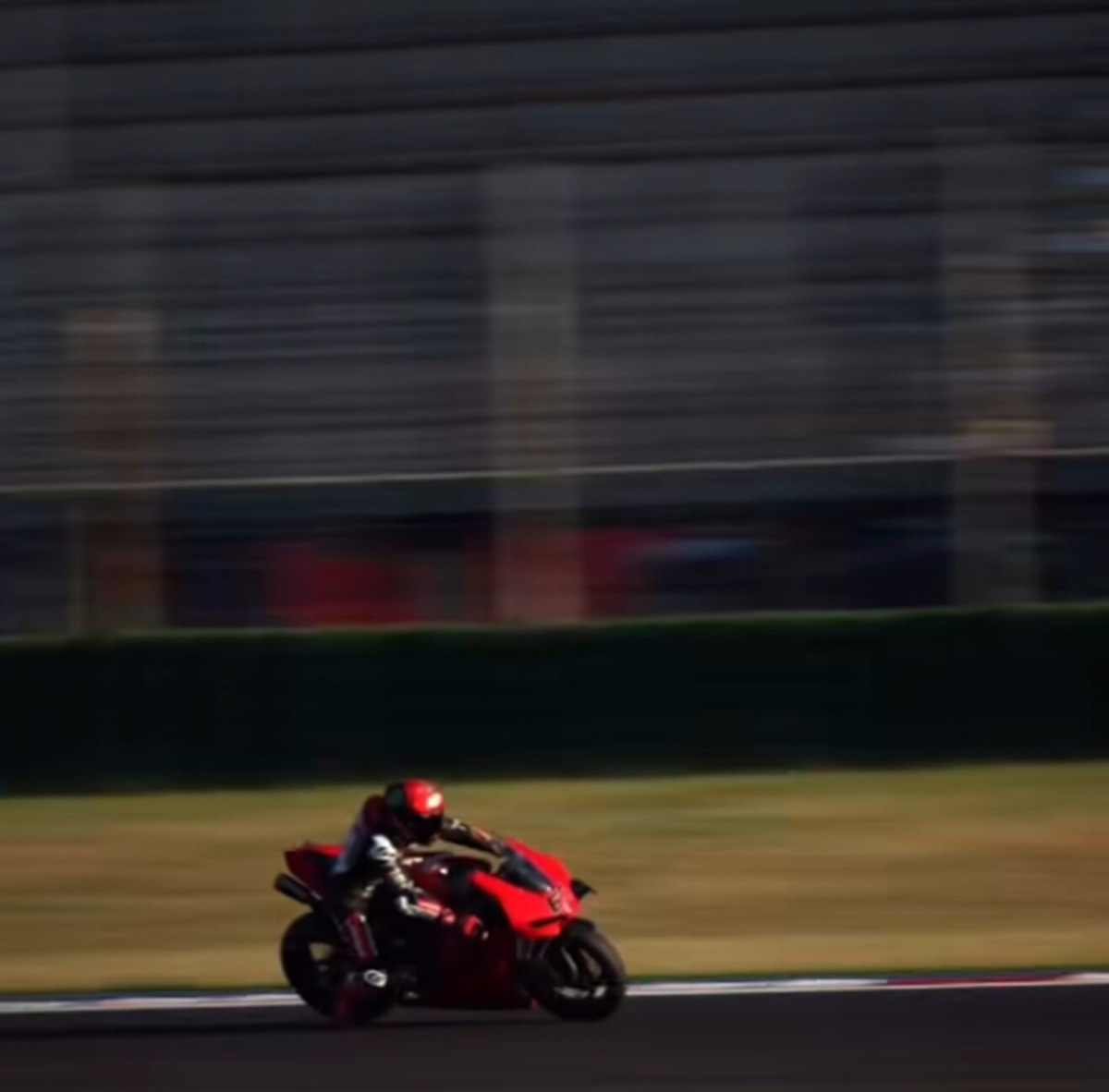 MotoGP, vacanze finite per Pecco Bagnaia: dalla Sardegna a Misano