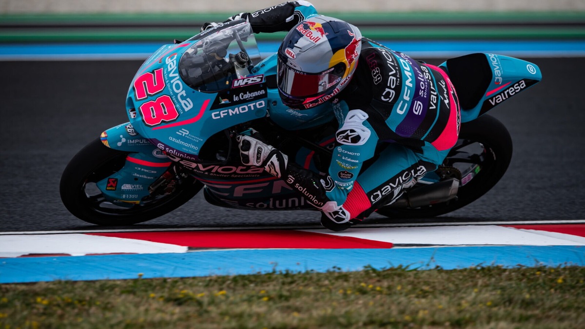 Moto3, Quiles cade due volte ma è primo nelle fp2 al Balaton Park