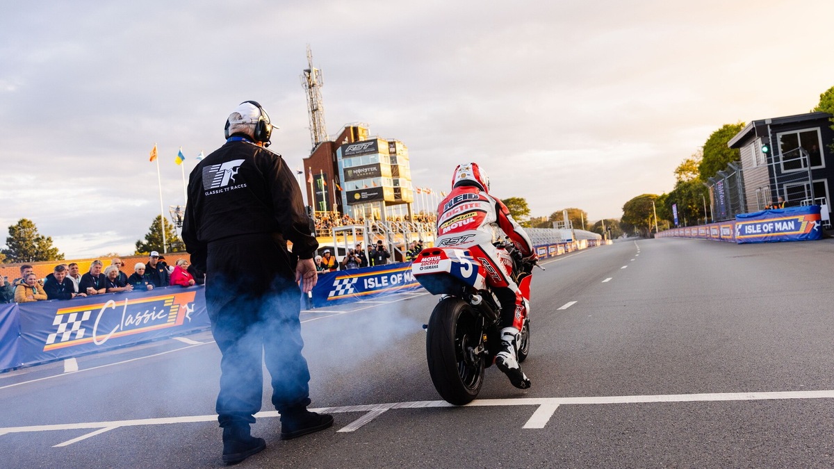 TT Rewind: le leggende del Tourist Trophy in azione sull'Isola di Man