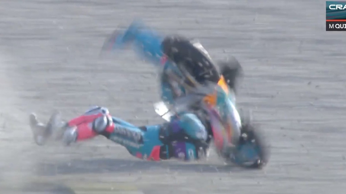 Moto3, la sequenza della spaventosa caduta di Maximo Quiles a Barcellona