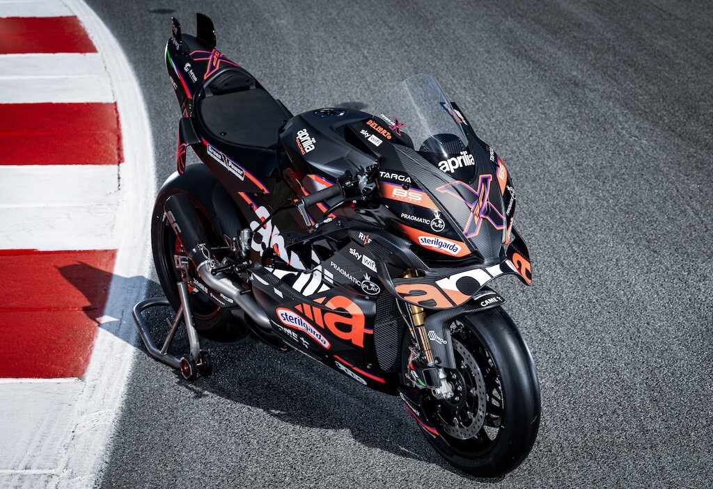Aprilia RSV4X-GP: le foto