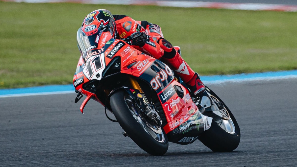 SBK, Bulega al top ma senza illudersi: “Le gare non si vincono con un giro veloce”