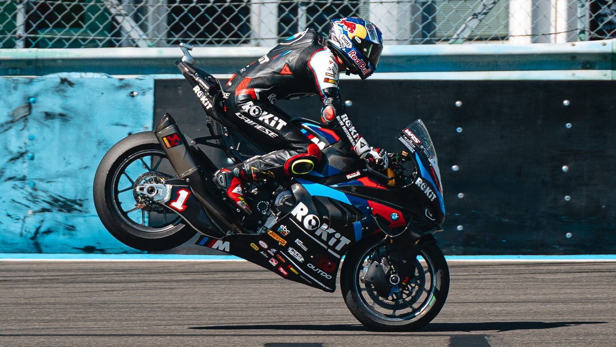 SBK Magny-Cours: Razgatlioglu firma la tripletta, Gara 2 senza storia
