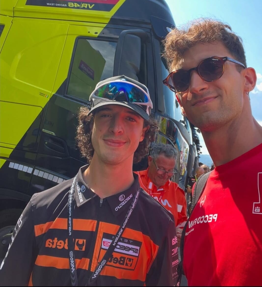 Andrea Dallavalle: l'argento mondiale del salto triplo appassionato di MotoGP