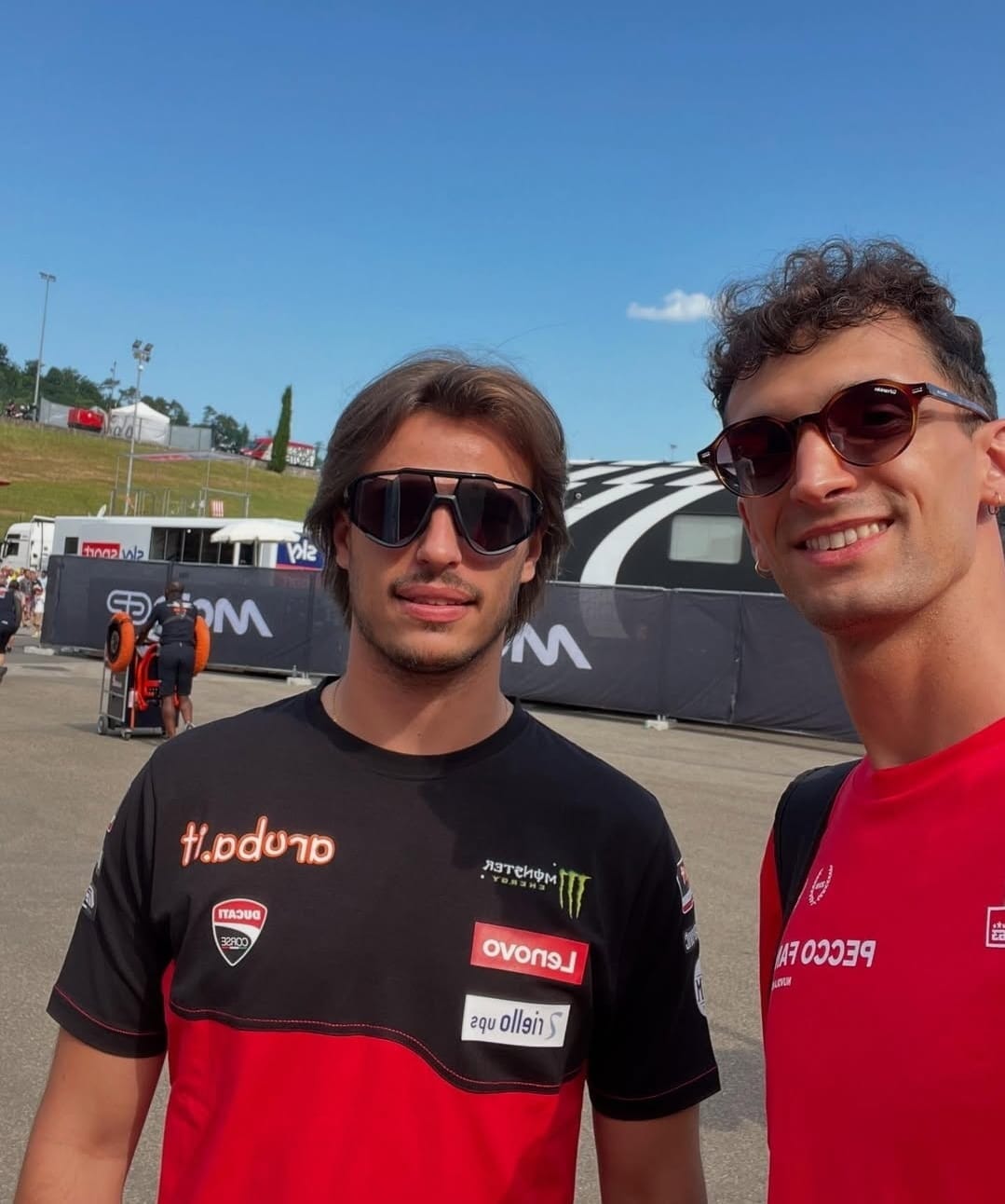 Andrea Dallavalle: l'argento mondiale del salto triplo appassionato di MotoGP