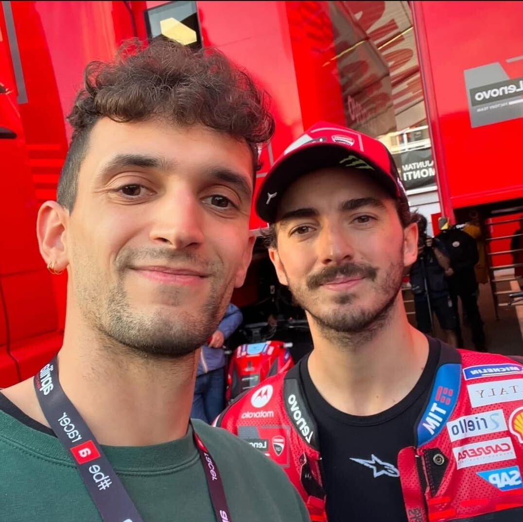 Andrea Dallavalle: l'argento mondiale del salto triplo appassionato di MotoGP