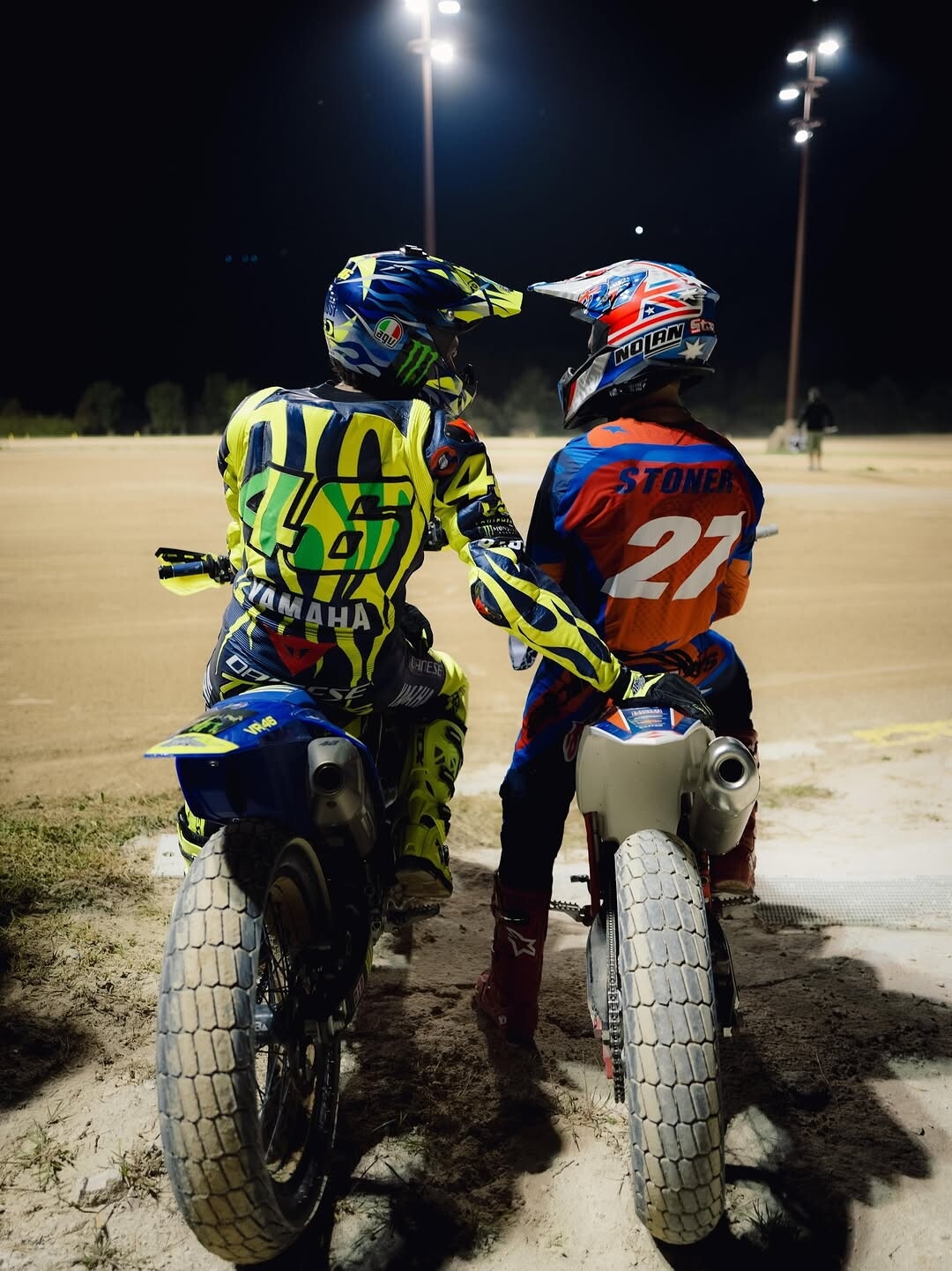Casey Stoner dà spettacolo al Ranch di Valentino Rossi: che traversi!