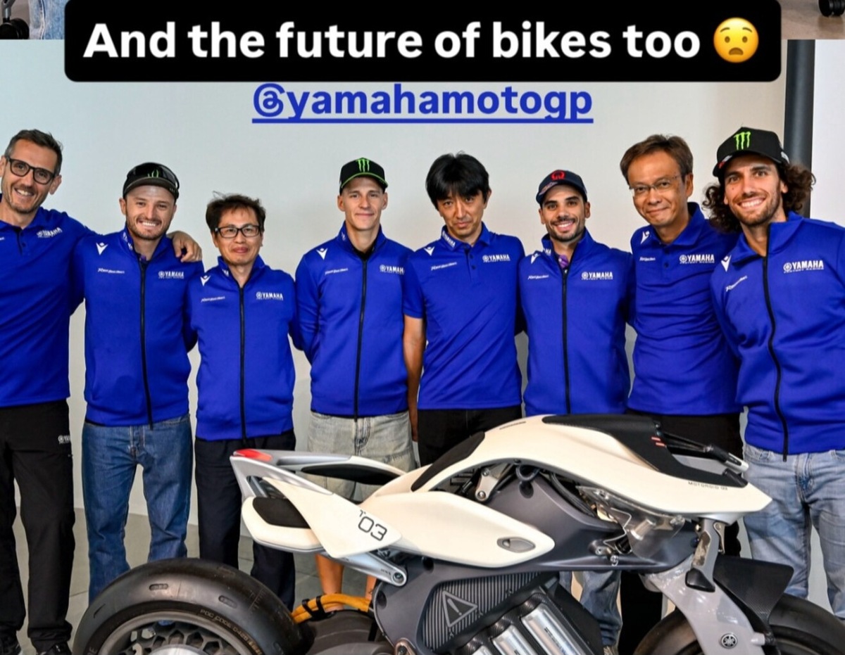 I piloti della MotoGP sbarcano in Giappone: le reazioni sui social