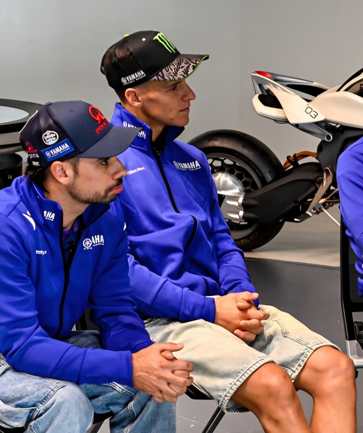 I piloti della MotoGP sbarcano in Giappone: le reazioni sui social