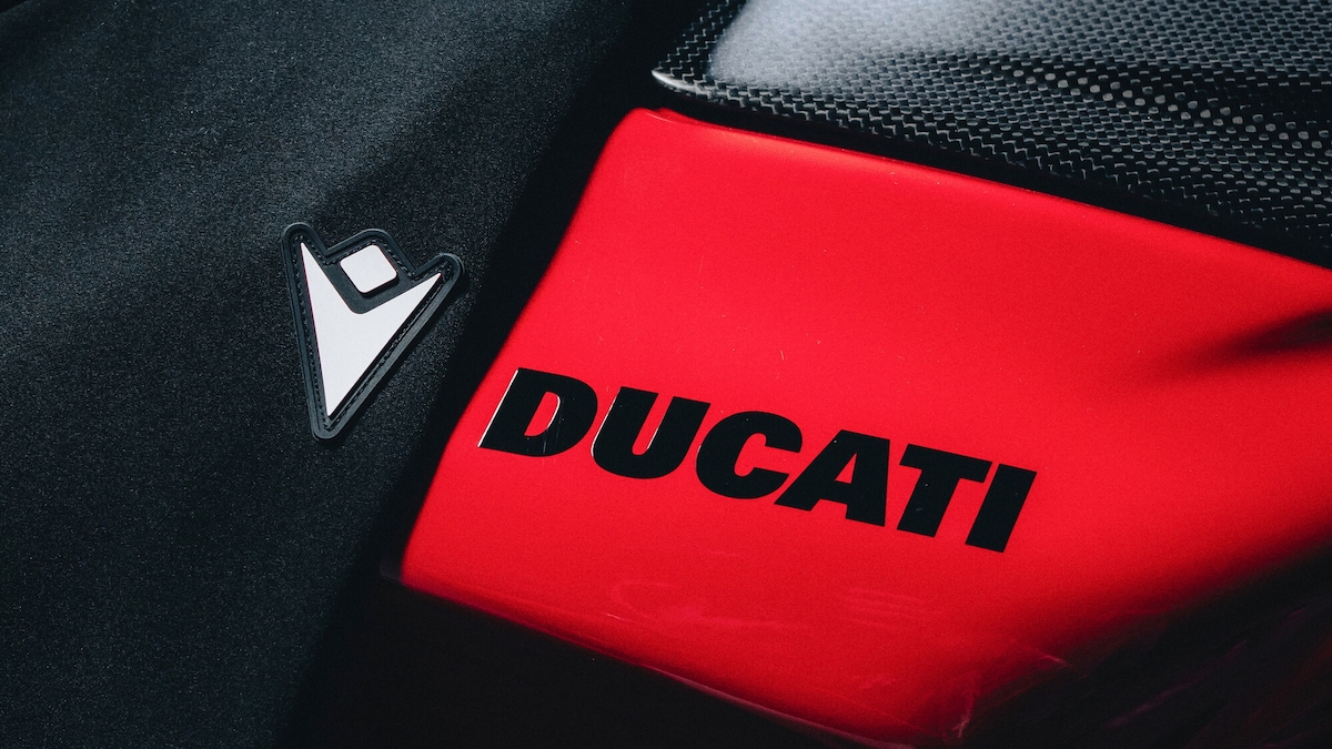 Born to Perform. Performance e design italiano nella nuova linea Macron X Ducati.