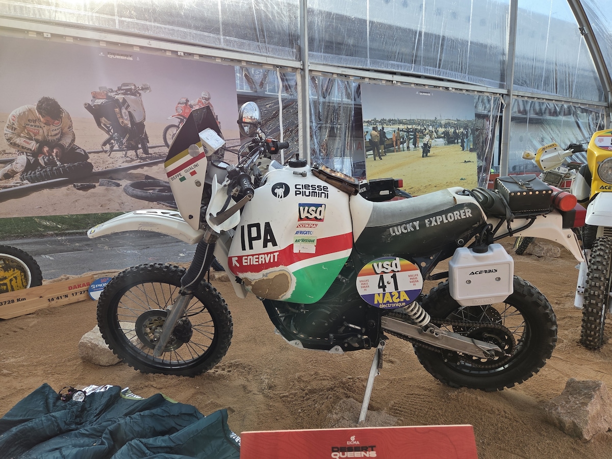 EICMA 2025, dalla moto di Sabine alla KTM di Sanders: tutta la storia della Dakar
