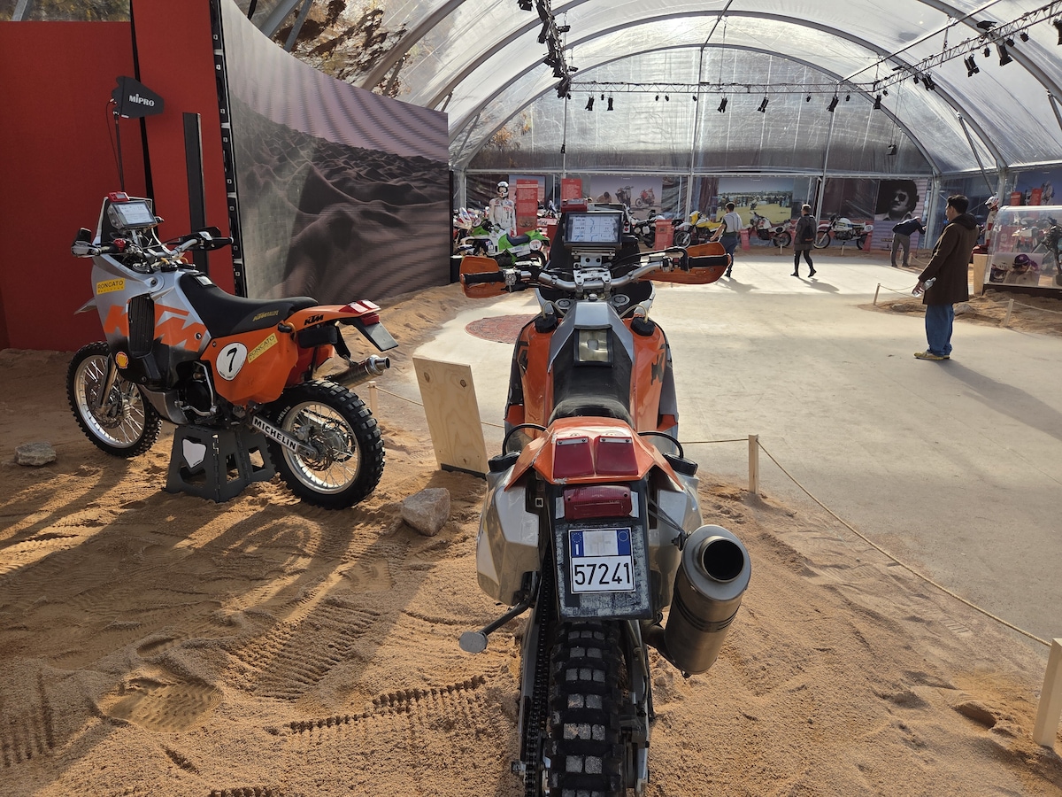 EICMA 2025, dalla moto di Sabine alla KTM di Sanders: tutta la storia della Dakar