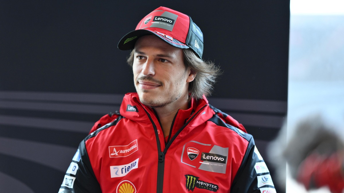 Nicolò Bulega confessa: "Sarebbe bello gareggiare in MotoGP già nel 2027. Toprak mi ha convinto"