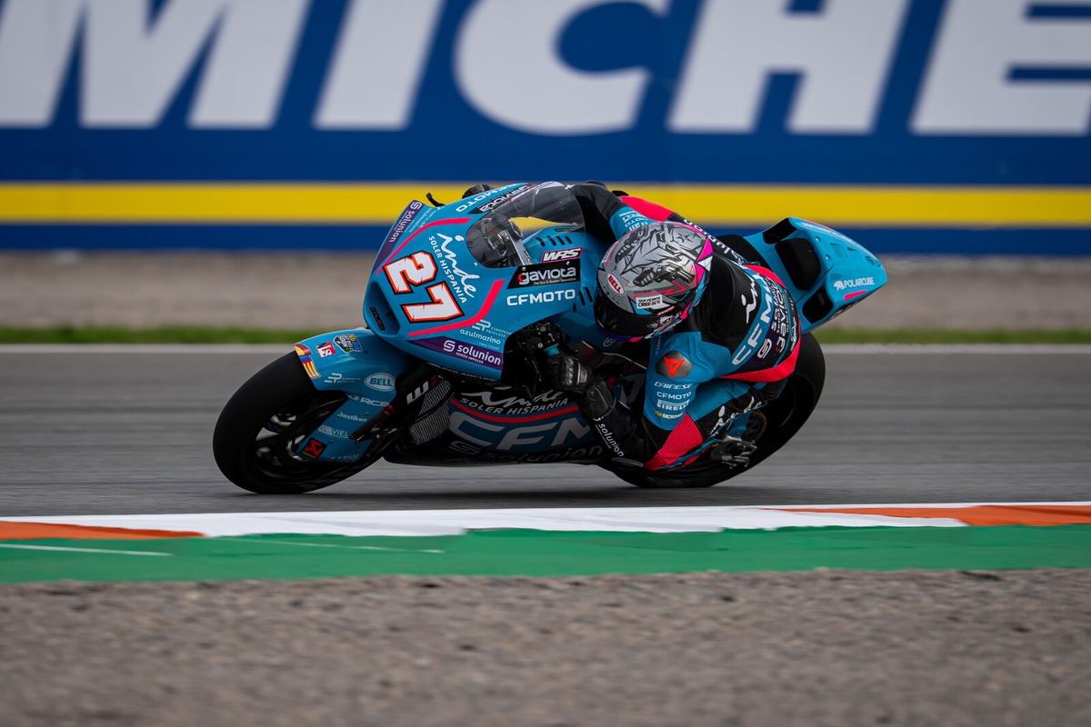 Moto2 Valencia: Holgado firma l'ultima pole position dell'anno, quinto Manuel Gonzalez