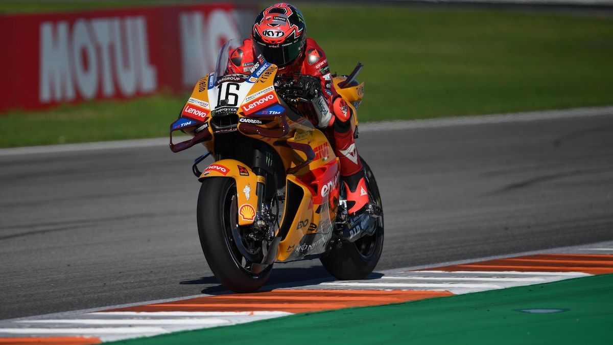 Test Valencia, Ducati “mette su pancia”: ecco la nuova carena della Desmosedici