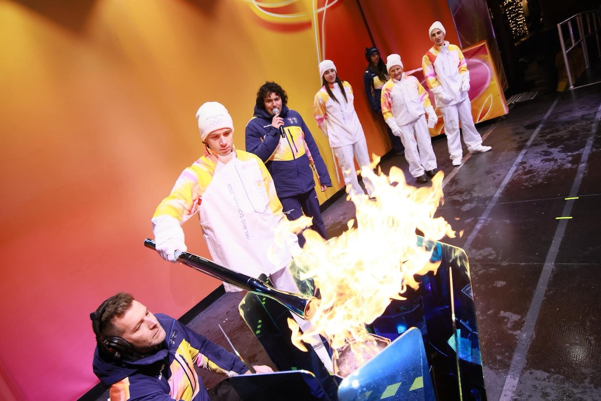 Marco Bezzecchi tedoforo per Milano-Cortina 2026: tutte le foto