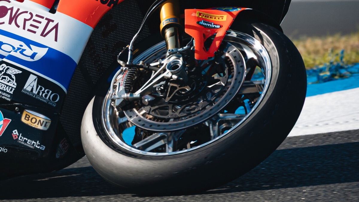 La SBK non frena la rivoluzione: Brembo fornitore unico dal 2027