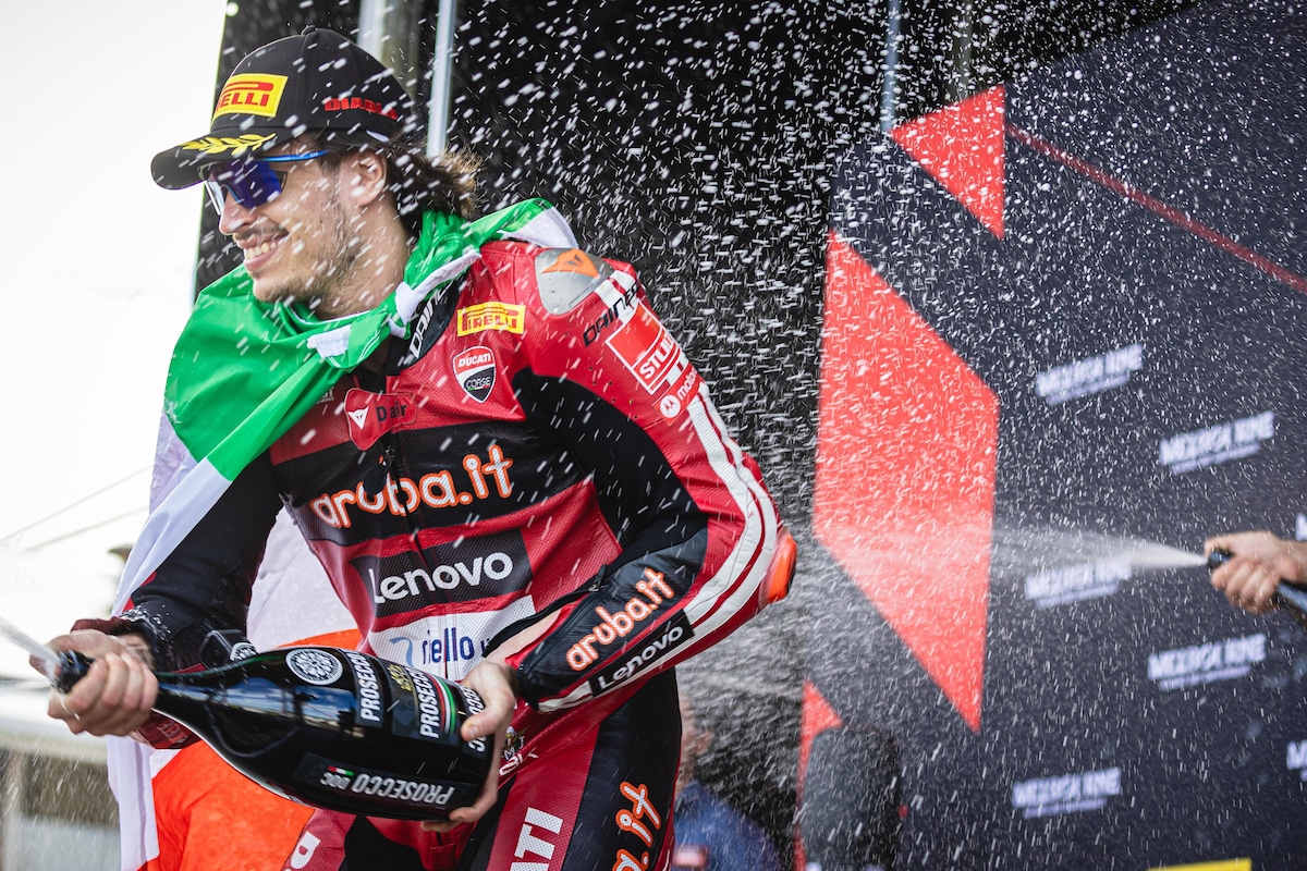 SBK, tutte le più belle foto del podio tricolore di Phillip Island 