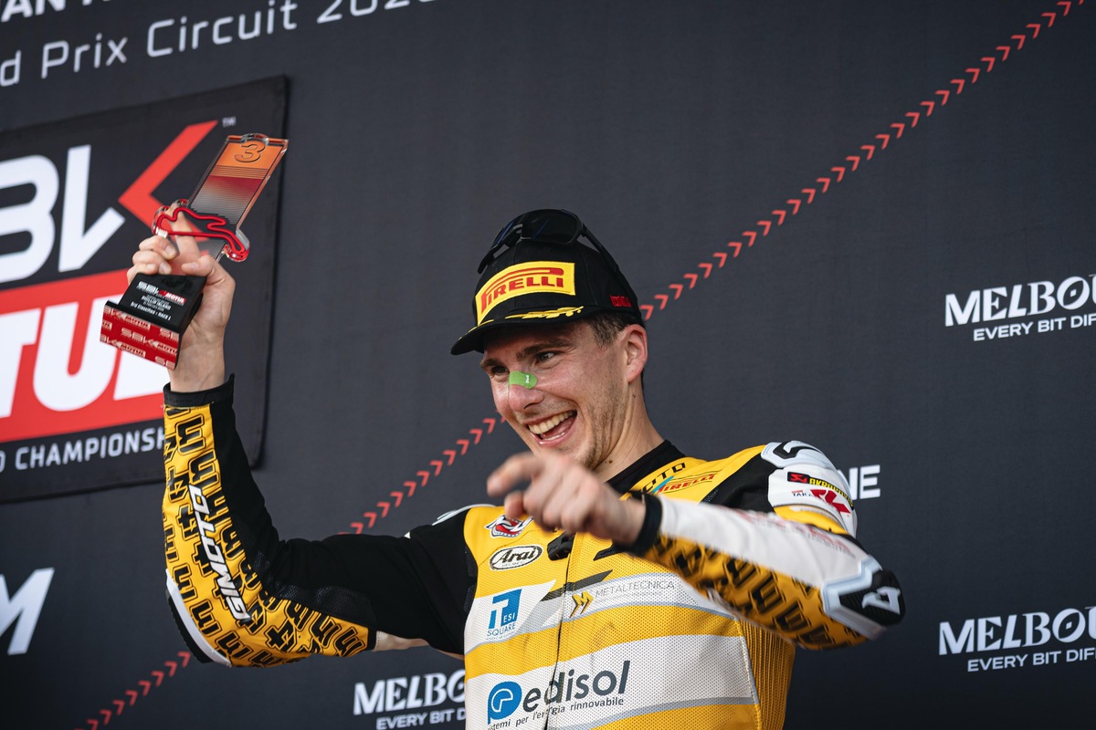 SBK, tutte le più belle foto del podio tricolore di Phillip Island 