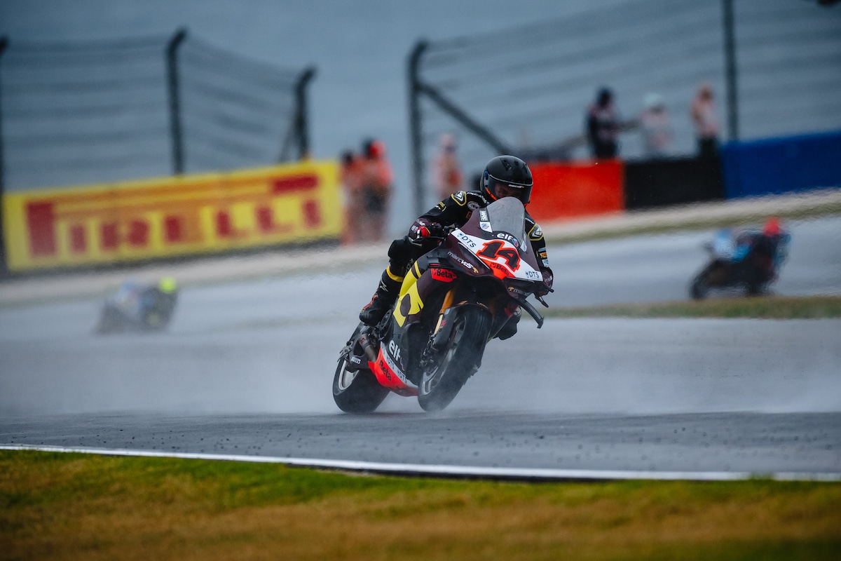 SBK, dalla pista all'infermeria: frattura del polso per Sam Lowes