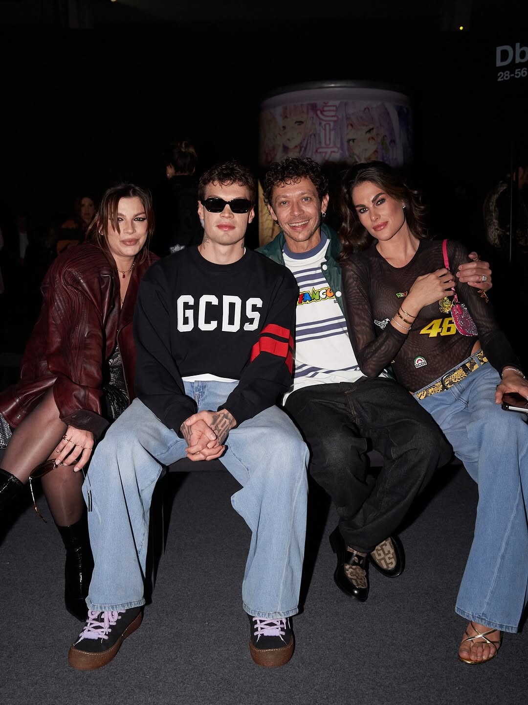 Valentino Rossi insieme a Mia Khalifa, Anna Pepe e Annalisa ad una sfilata: ecco cosa è successo