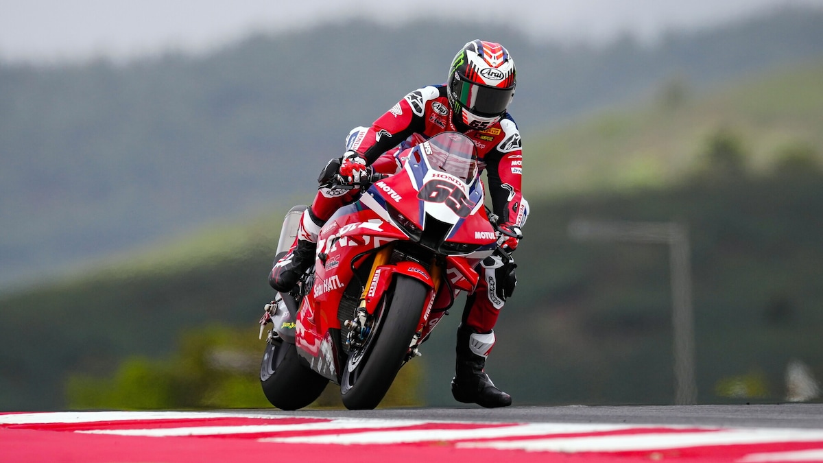 SBK, ritorno al passato: Jonathan Rea in azione a Portimao con i colori HRC