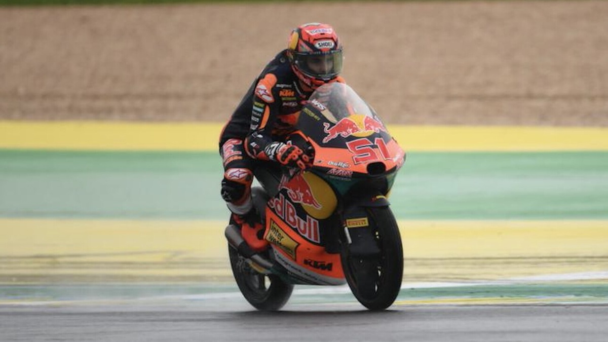 Moto3 Brasile, il rookie Uriarte il più veloce sul bagnato. Quarto Pini