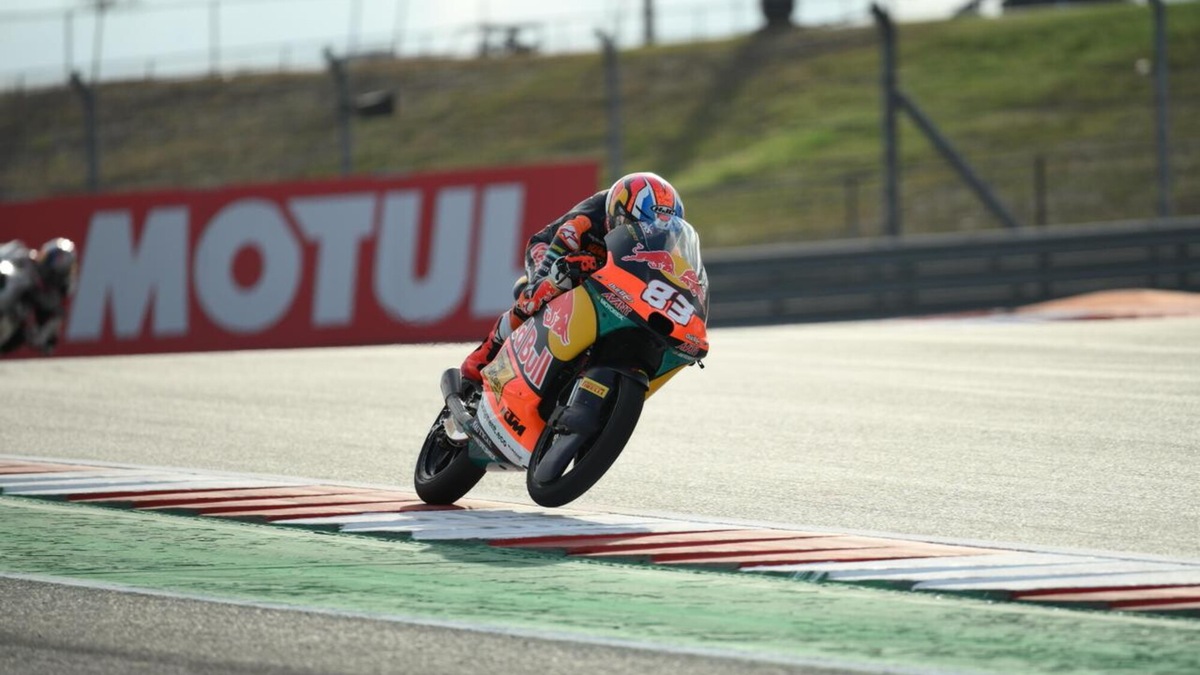 Moto3, Carpe apre le Fp1 in Texas, su Quiles e Esteban. Quarto Pini