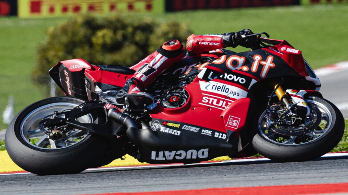 SBK Portimao, indisturbato & vincente: Bulega senza rivali in Gara Uno