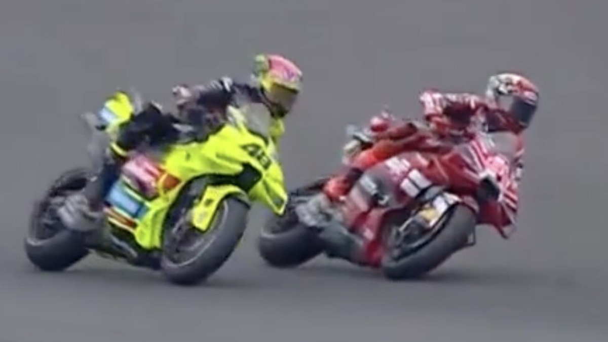 MotoGP, Marquez sbaglia e stende Di Giannantonio: la sequenza