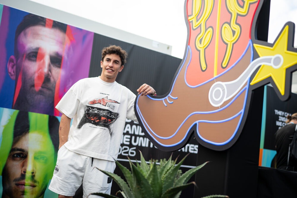 MotoGP, il gesto speciale di Marc Marquez nel ricordo di Nicky Hayden