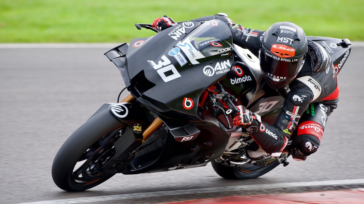 BSB, inizio da sogno per Bimota: la KB998 già al top nei test di Donington