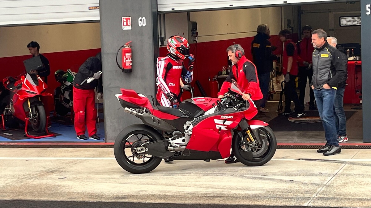 Le immagini da Misano della nuova MotoGP Ducati 850: foto