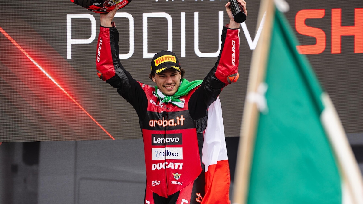 Bulega: "MotoGP? Qualcosa potrebbe cambiare, ma se restassi in SBK non sarebbe un dramma"