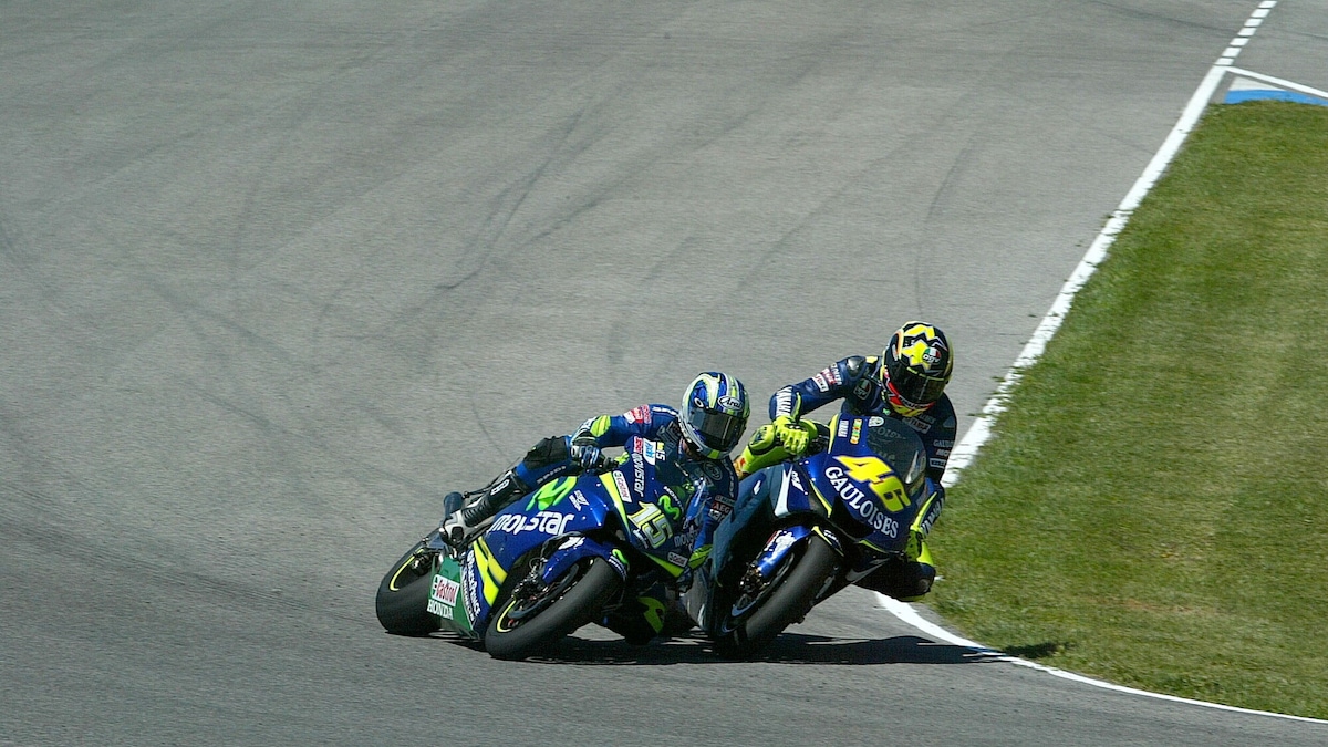 MotoGP, Jerez 2005: lo storico contatto tra Valentino Rossi e Sete Gibernau