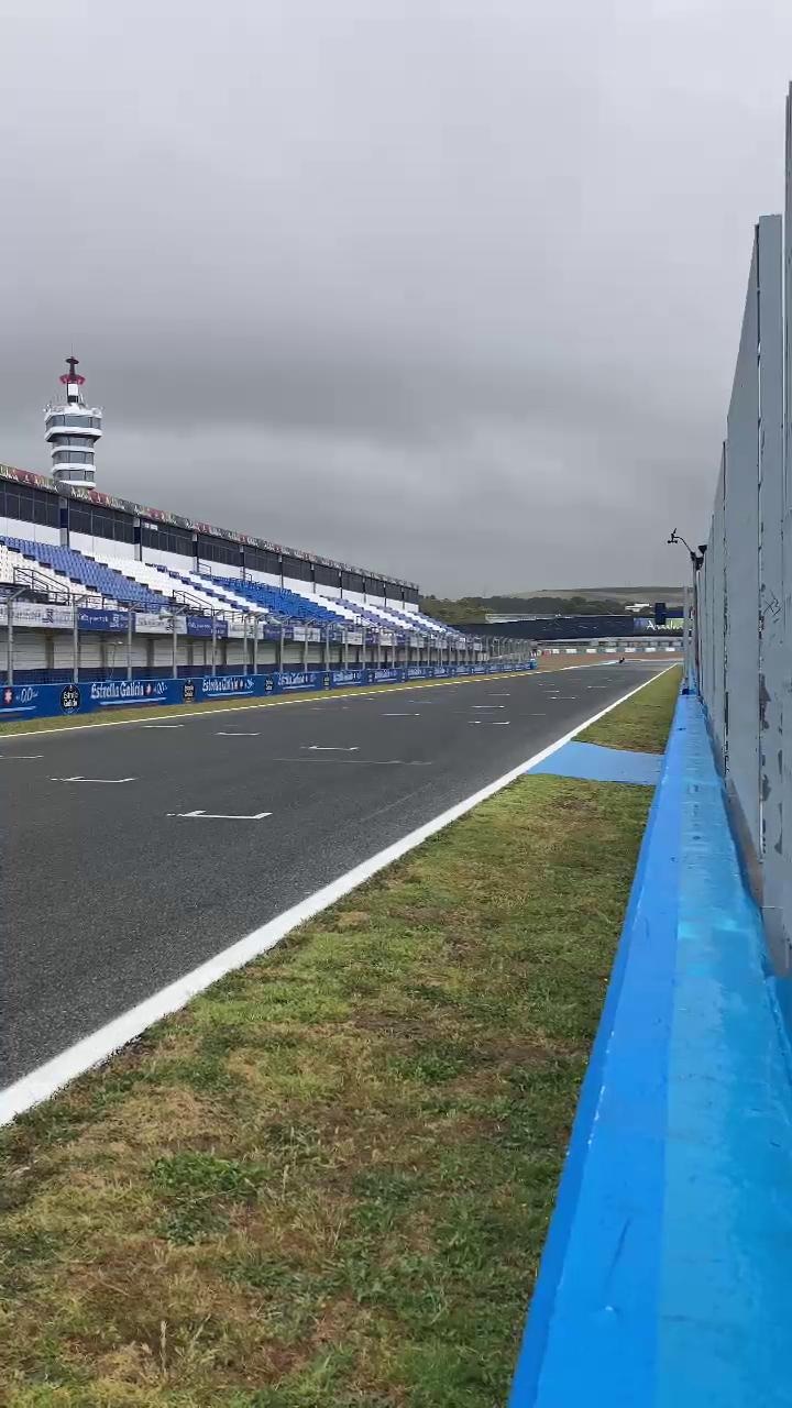 Il suond della nuova MotoGP: l'Aprilia 850 a tutta velocità