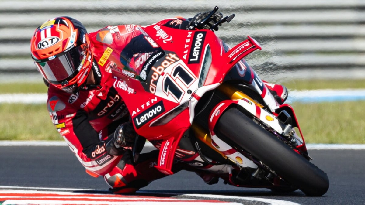 SBK Balaton: ancora Bulega in Superpole Race, paura per Oliveira

 
