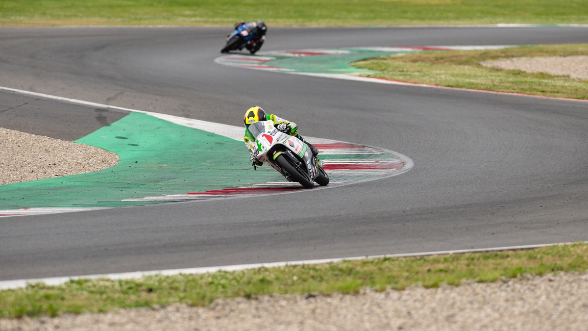 CIV, Luca Rizzi (Moto4) e Vicente Perez Selfa (Moto3) si prendono Gara 1 al Mugello