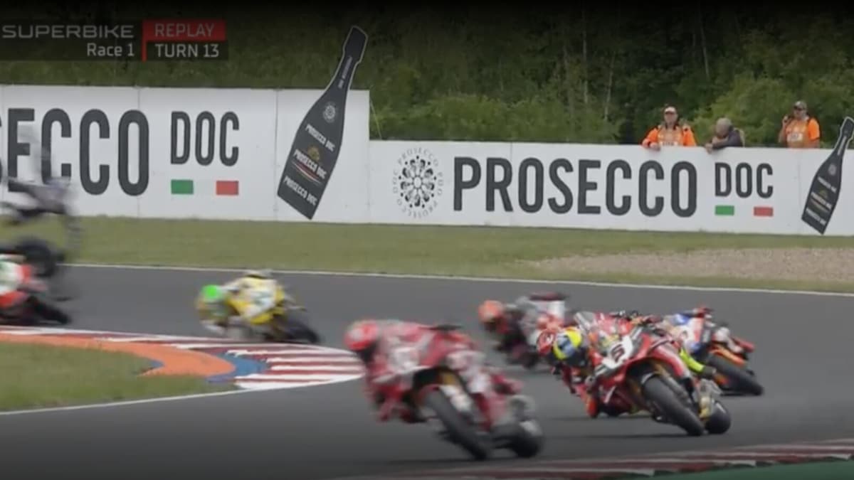SBK: la spaventosa caduta di Danilo Petrucci a Most in Gara1