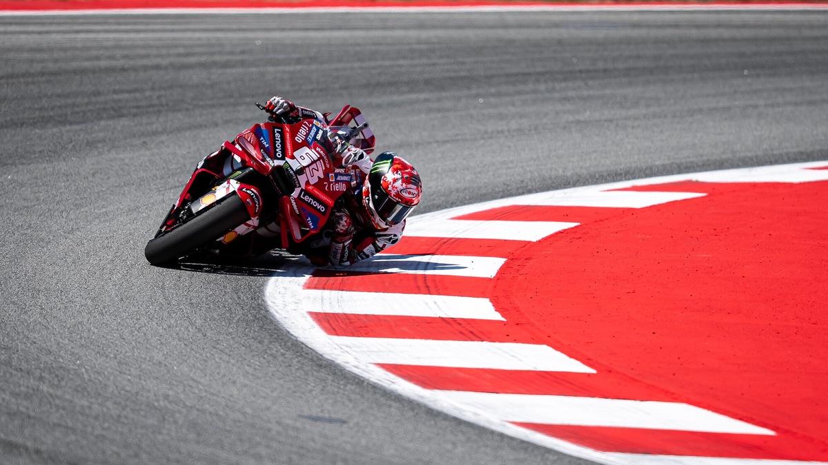 GP Barcellona, pioggia di penalità! Bagnaia è 3°, Mir fuori dal podio