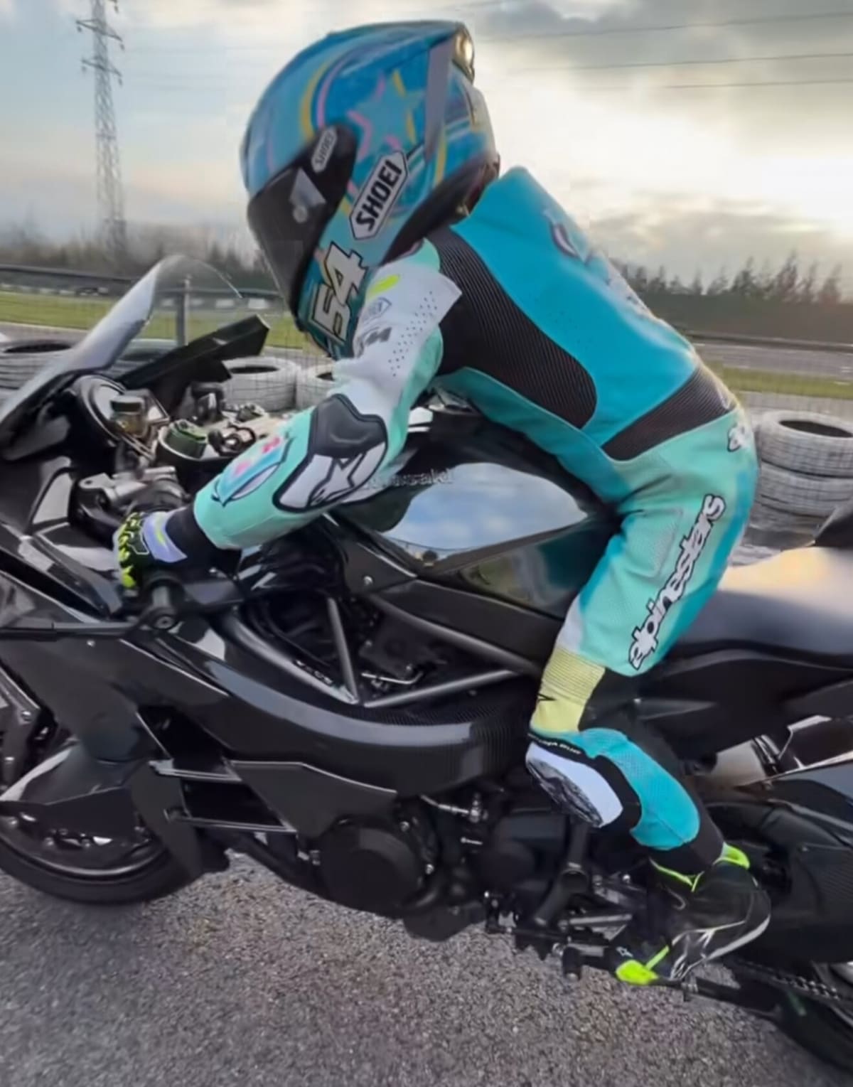 Zayn Sofuoglu a 6 anni sulla Kawasaki Ninja H2 R: sempre più estremo!