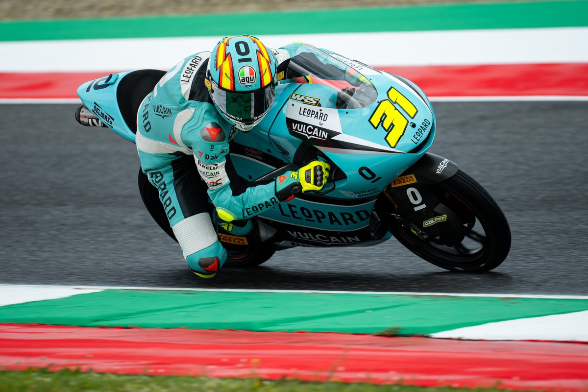 Moto3: Adrian Fernandez squalificato dalle prime sei gare!