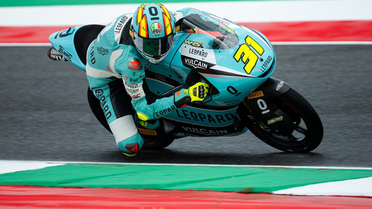 Moto3: Adrian Fernandez squalificato dalle prime sei gare!