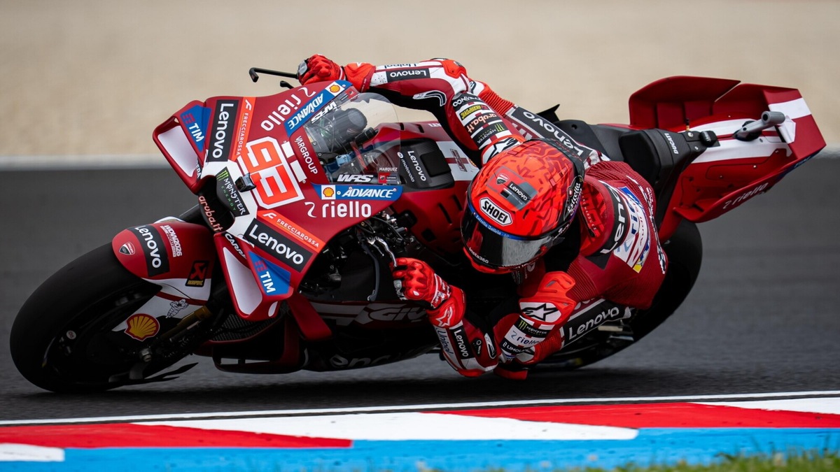 E’ Marquez show in Ungheria: cade e fa la pole, 2° Acosta, 4° Di Giannantonio