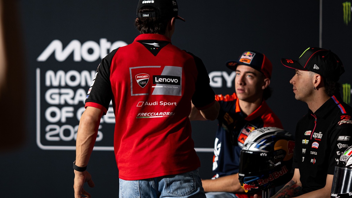 MotoGP, faccia a faccia tra Acosta e Marquez in conferenza stampa: tutte le foto