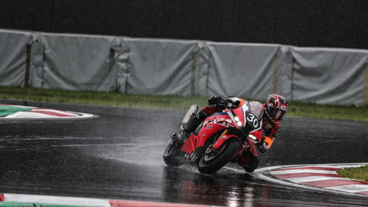 EWC 8h di Suzuka, 4^ ora: Honda davanti a AutoRace BMW sotto la pioggia battente