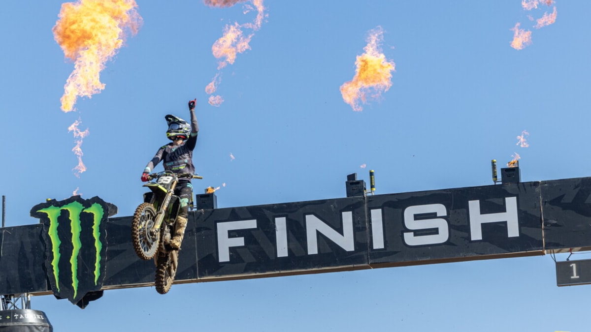 MX2: un perfetto Farres riapre il mondiale