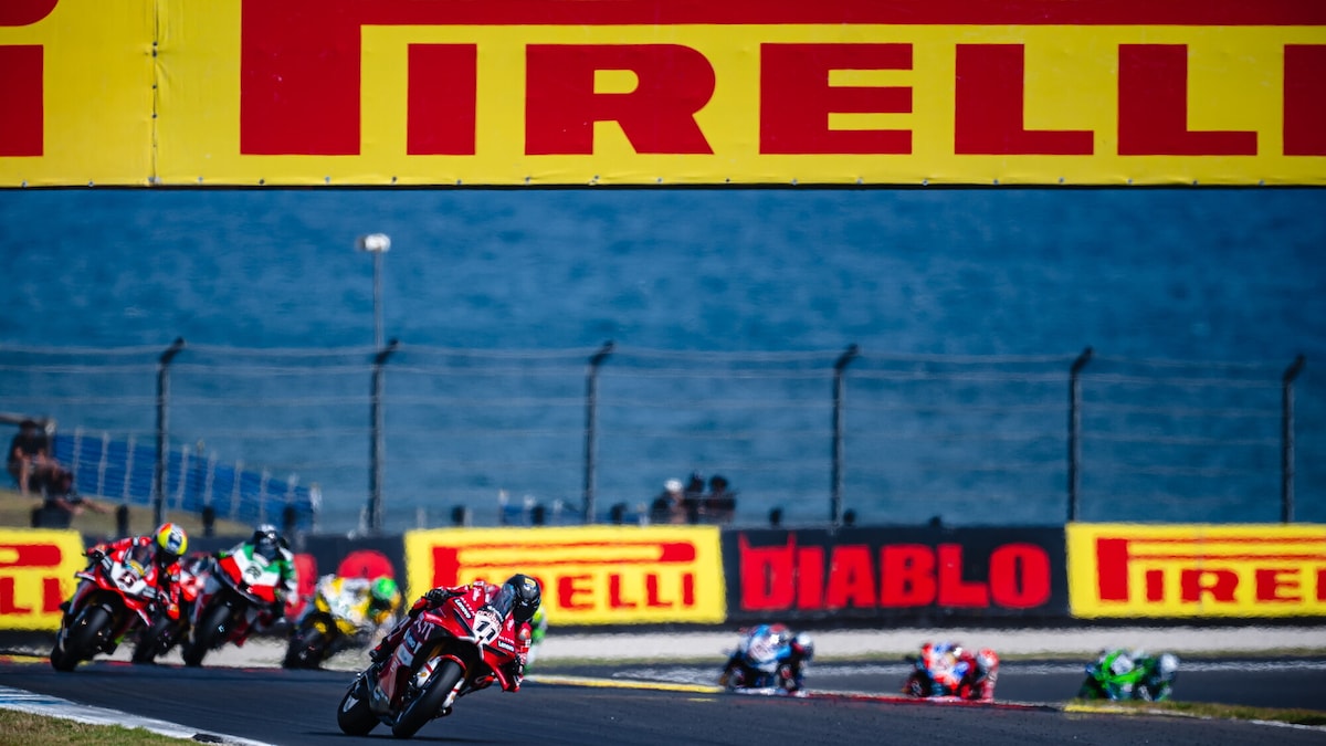 Da Phillip Island a Donington: gli scatti SBK più belli