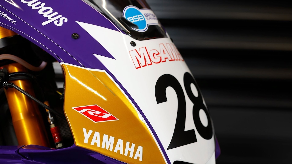 Ritorno al passato: Yamaha celebra i 30 anni di BSB con una livrea leggendaria